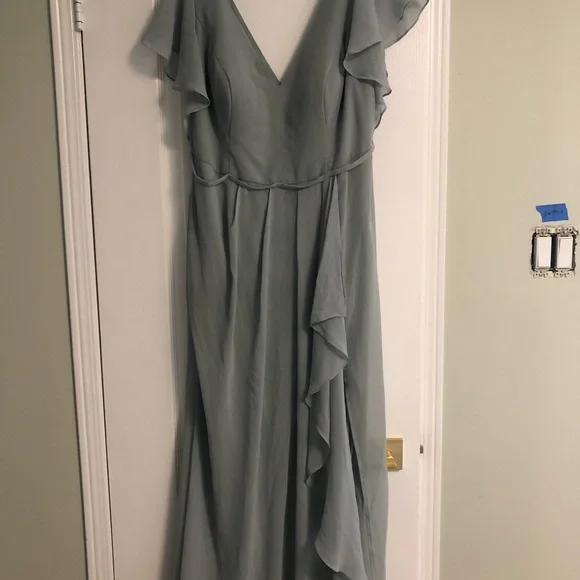 Davids Bridal Bridesmaids Dress- Sage Green - Picture 1 of 2